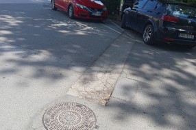 Udarna rupa kod železničke stanice