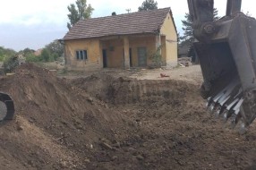 Opasnost za građane i neobezbeđen prelaz (Novi Žednik)