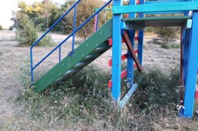 Molimo nadležne da košenje dečijih parkova odrade DO KRAJA!