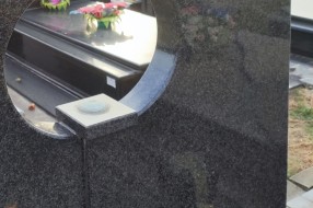 Skrnavljenje spomenika na groblju u Dudovoj šumi