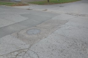 Udarna rupa u Ulici Vjekoslava Karasa