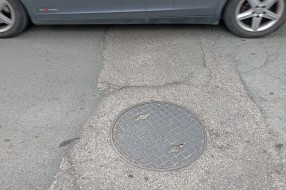 Udarna rupa u Ulici Vjekoslava Karasa