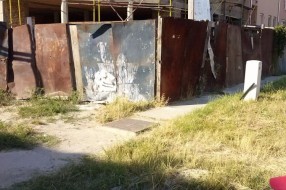 Ograda na uglu Masarikove i Dragiše Mišovića