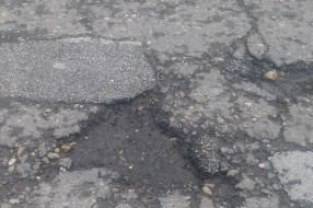 Udarne rupe u ulici Starine Novaka
