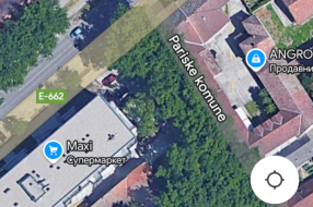 Metalni otpad na uglu ulica Pariske komune i Somborski put