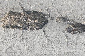 Put Stari Žednik - Đurđin prepun rupa, ozbiljno ugrožava bezbednost saobraćaja