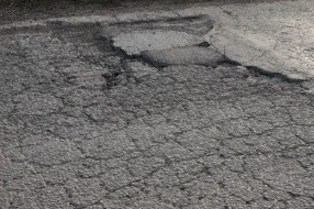 Put Stari Žednik - Đurđin prepun rupa, ozbiljno ugrožava bezbednost saobraćaja