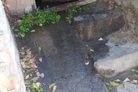 Voda teče danima na ulicu (ulica Bose Milićević)