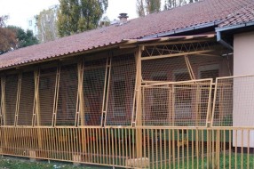 Obdanište na Radijalcu ograđeno kao u boksu za životinje