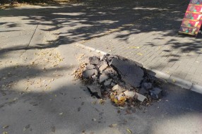 Ostaci radova na javnoj površini ostavljeni nedeljama