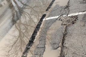 Ruglo trotoara u Matije Gupca ulici u samom centru grada