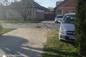 Udarna rupa u ulici Gregora Kreka