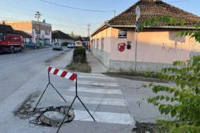 Oštećena šahta blizu OŠ Majšanski put