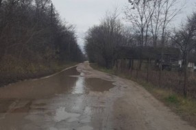 Ogromne rupe na putu