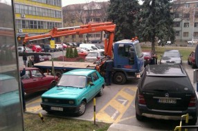 Sirotinja uvek pati...