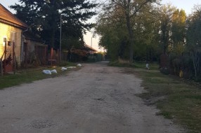 Ulica Bratstva jedinstva na Paliću neasfaltirana, a zavedena kao asfaltirana