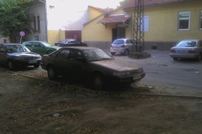 Napušten automobil