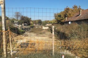 Opasnost na trotoaru u ulici Aksentija Marodića