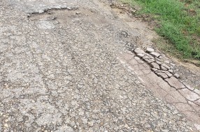 Katastrofalna situacija sa lokalnim putem i centrom naselja (Gornji Tavankut)