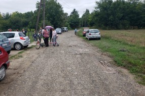 Katastrofalna situacija sa lokalnim putem i centrom naselja (Gornji Tavankut)