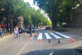 Farbanje pešačkih prelaza - zastoj u saobraćaju