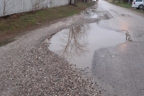 Ko je na redu da sredi ulice dr Ferenc Bodrogvari i Proleterskih brigada?