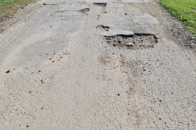 Velike i duboke rupe u Vrnjačkoj ulici na Paliću