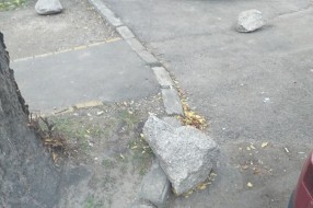 Rezervisanje i obeležavanje parking mesta "stenčinama" (Ulice Pavla Štosa)