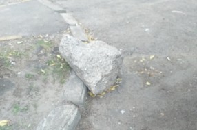 Rezervisanje i obeležavanje parking mesta "stenčinama" (Ulice Pavla Štosa)