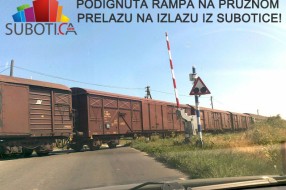 Podignuta rampa, a voz prolazi! na izlazu iz Subotice