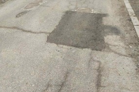 Rupa na putu u ulici Bele Gabrića