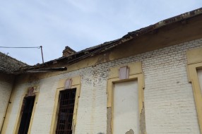 Bivša škola Matko Vuković danas je ruševna, ruglo i potencijalno leglo zaraze