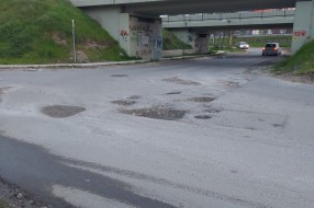 Rupa do rupe ispred novog nadvoznjaka Balkanskoj ulici