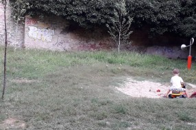 Zapušteno igralište u Braće Jugovića