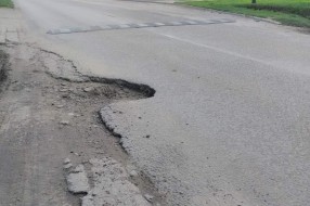 Udarni "krater" kod škole u Tavankutu
