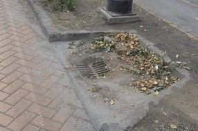 Ponovo zatrpan kanalizacioni otvor u Braće Radića 32