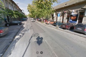 Oštećen parking prostor i trotoar u ulici Matije Gupca