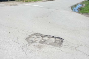 Udarna rupa na raskrsnici Sonje Marinković i Jo Lajoša