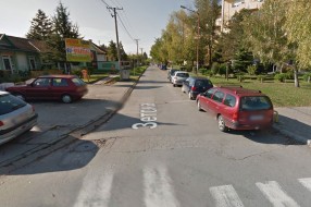 Udarne rupe I nepropisno parkiranje u Zetskoj ulici