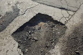 Katastrofalna sanacija rupe na uglu Kolubarske i Dinka Šimunovića