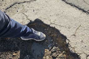 Katastrofalna sanacija rupe na uglu Kolubarske i Dinka Šimunovića