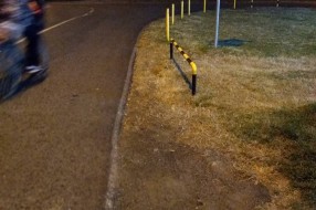 Trotoar na uglu Zetske i Antona Aškerca