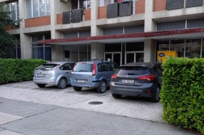Ko kaže da nema mesta na parkingu u centru?