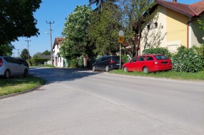 Nepregledan izlaz iz ulice Heroja Pinkija u Teslinu ulicu