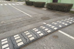 Udarna rupa u ulici Evgenija Kumičića