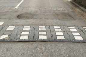 Udarna rupa u ulici Evgenija Kumičića