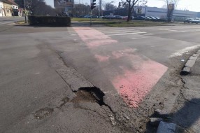 Velika rupa blizu Lidla