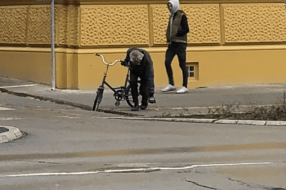 Rupa na biciklističkoj stazi kod Žute kuće