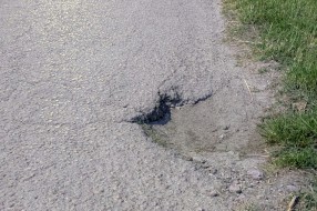 Udarna rupa posle raskrsnice Lopudske i Atile Jožefa