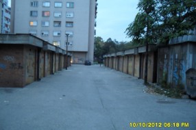 Naplaćivanje parkinga u našem dvorištu (Trg Jakaba i Komora)